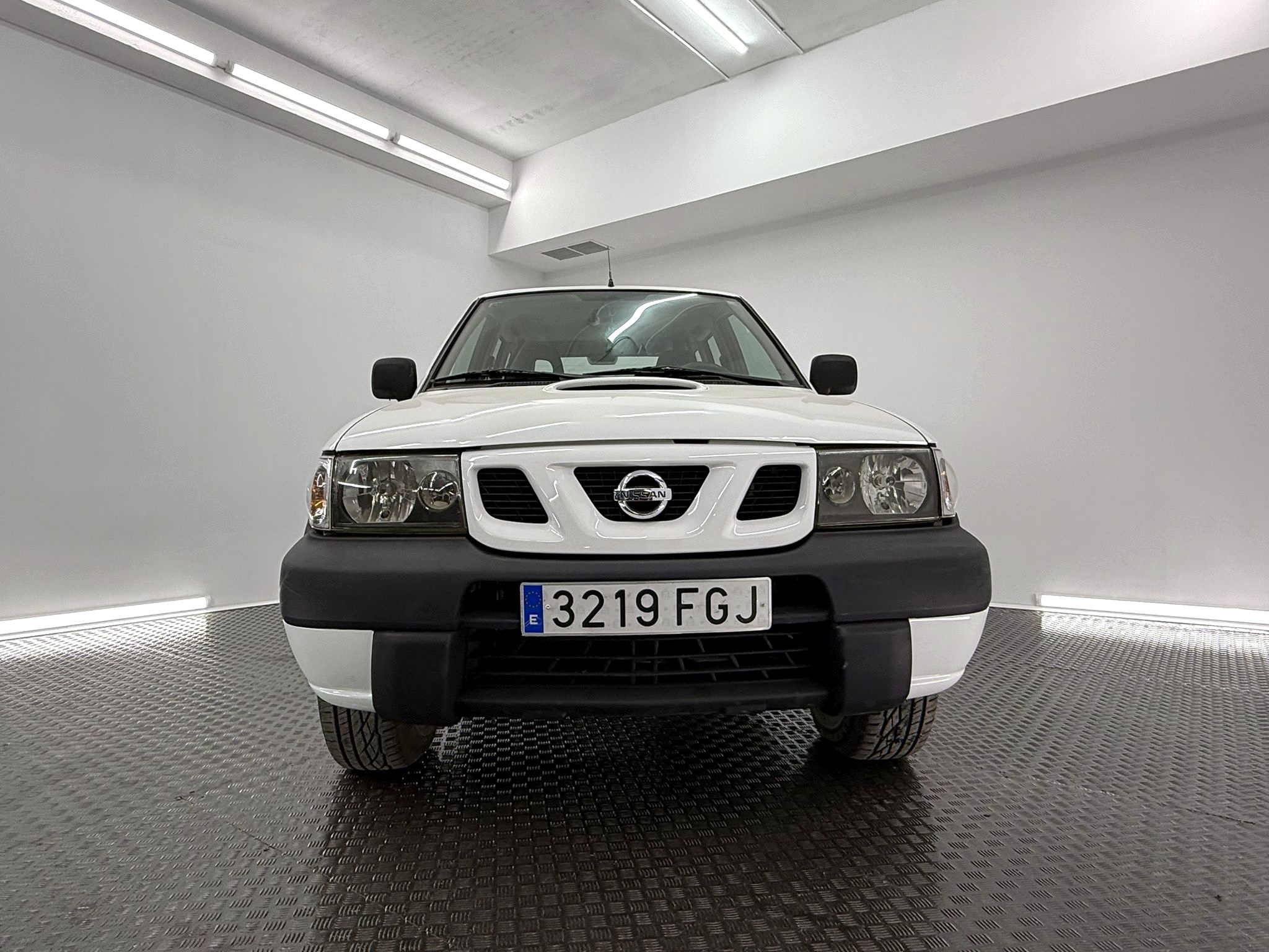 02 ext 02 NISSAN TERRANO II 2.7 TDi Confort 125cv (3219FGJ) - Imagen 2