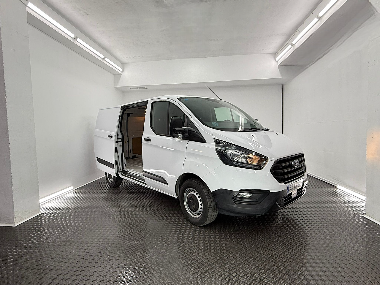 02 ext 03-Photoroom (1) FORD TRANSIT CUSTOM 2.0 TDCI 77KW 260 L1-H1 AMBIENTE DCIV SWB (105cv) (3316LFB) - Imagen 3