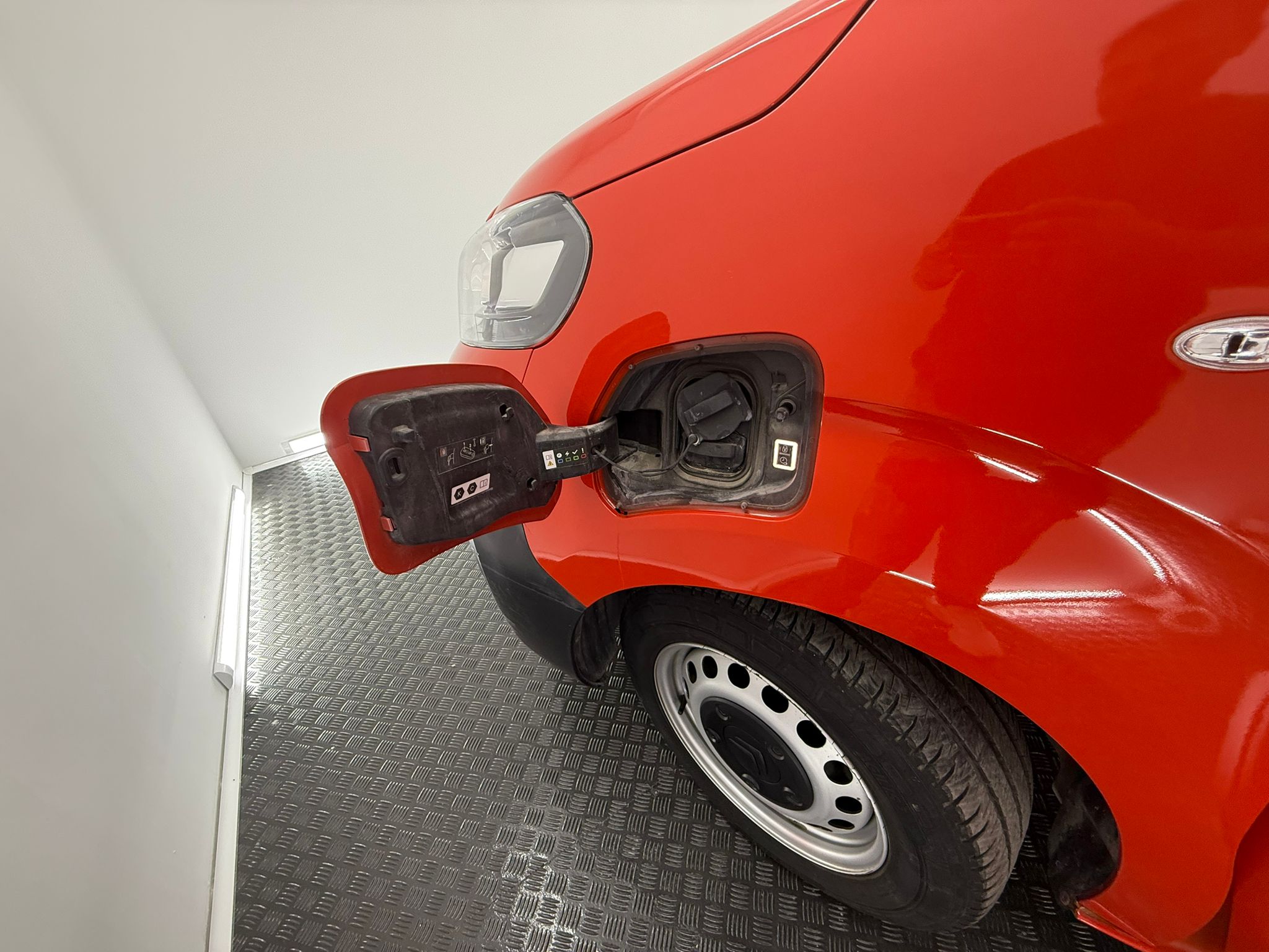 03 ext 18 CITROEN JUMPY E-JUMPY Talla M 50KWh 136cv (0345LYL) - Imagen 3