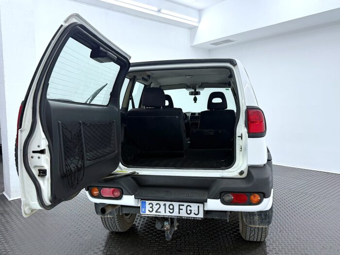 NISSAN TERRANO II 2.7 TDi Confort 125cv (3219FGJ) - Imagen 7