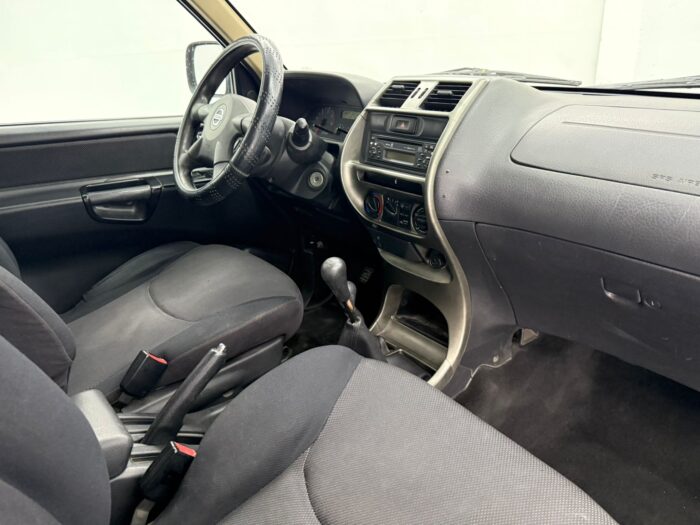 NISSAN TERRANO II 2.7 TDi Confort 125cv (3219FGJ) - Imagen 10