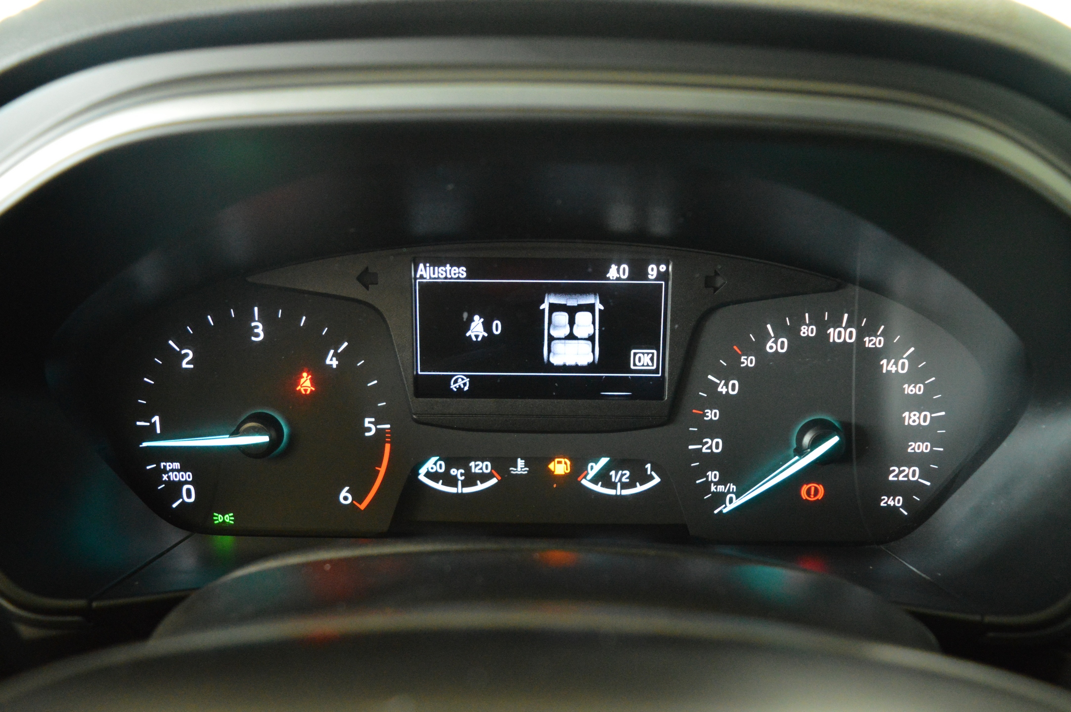 101 (15) FORD Focus 1.5 Ecoblue Trend - Imagen 16