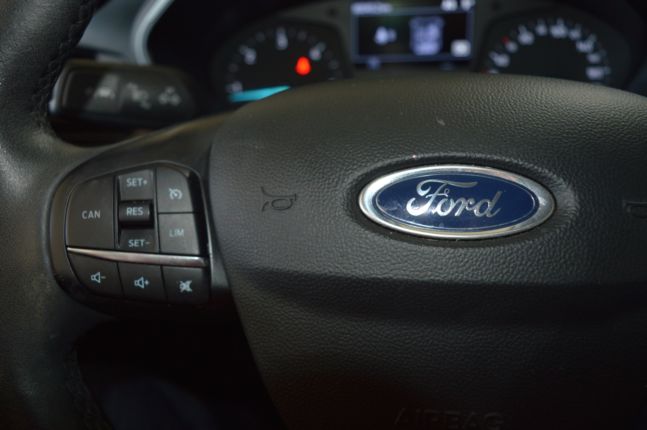 101 (16) FORD Focus 1.5 Ecoblue Trend - Imagen 17