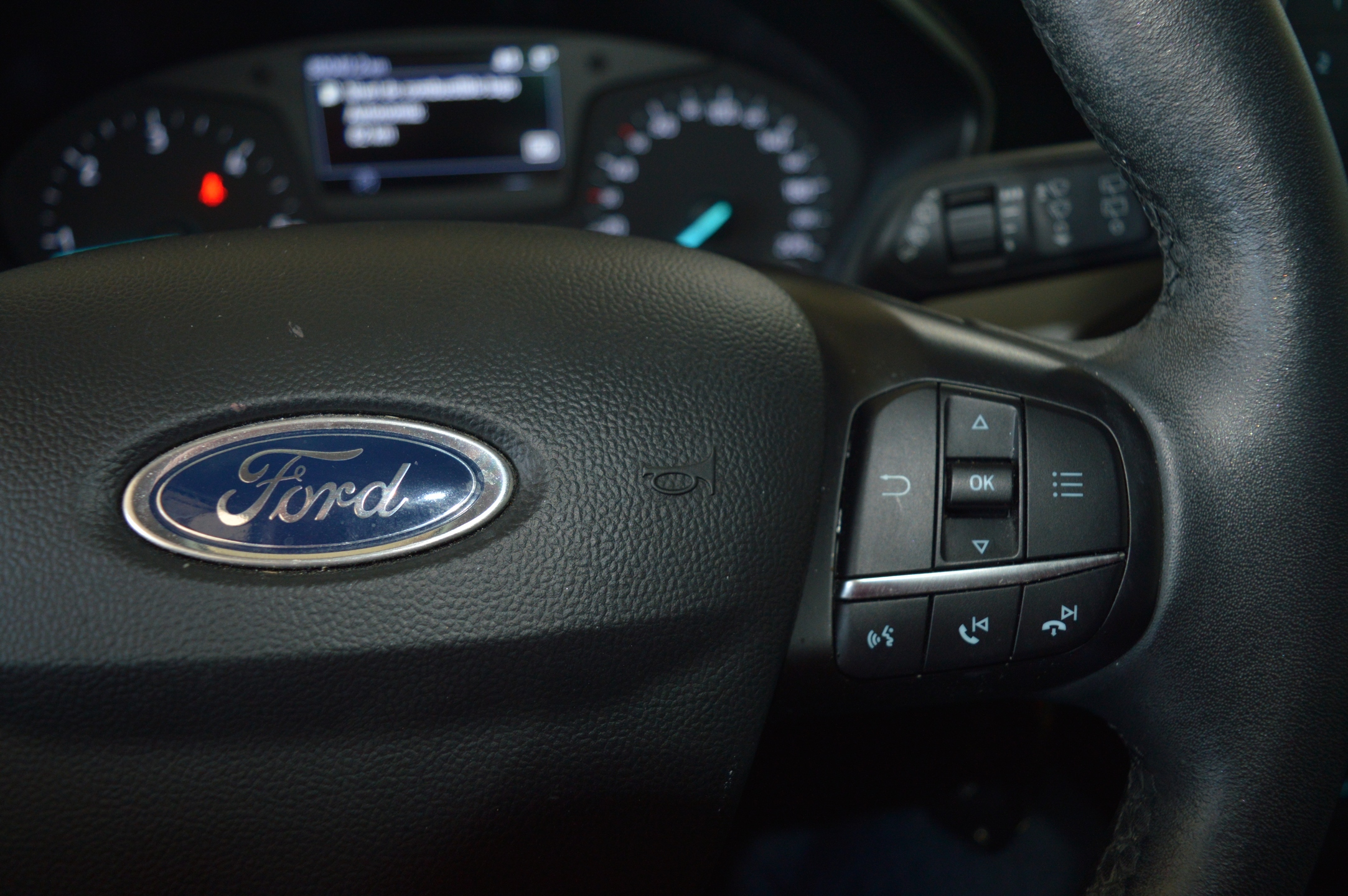 101 (17) FORD Focus 1.5 Ecoblue Trend - Imagen 18