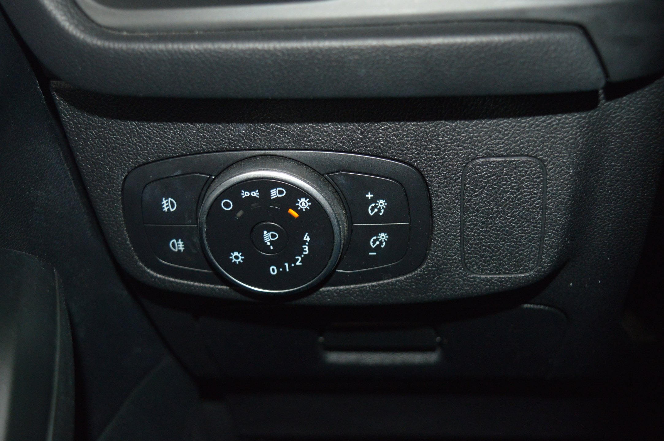 101 (20) FORD Focus 1.5 Ecoblue Trend - Imagen 21