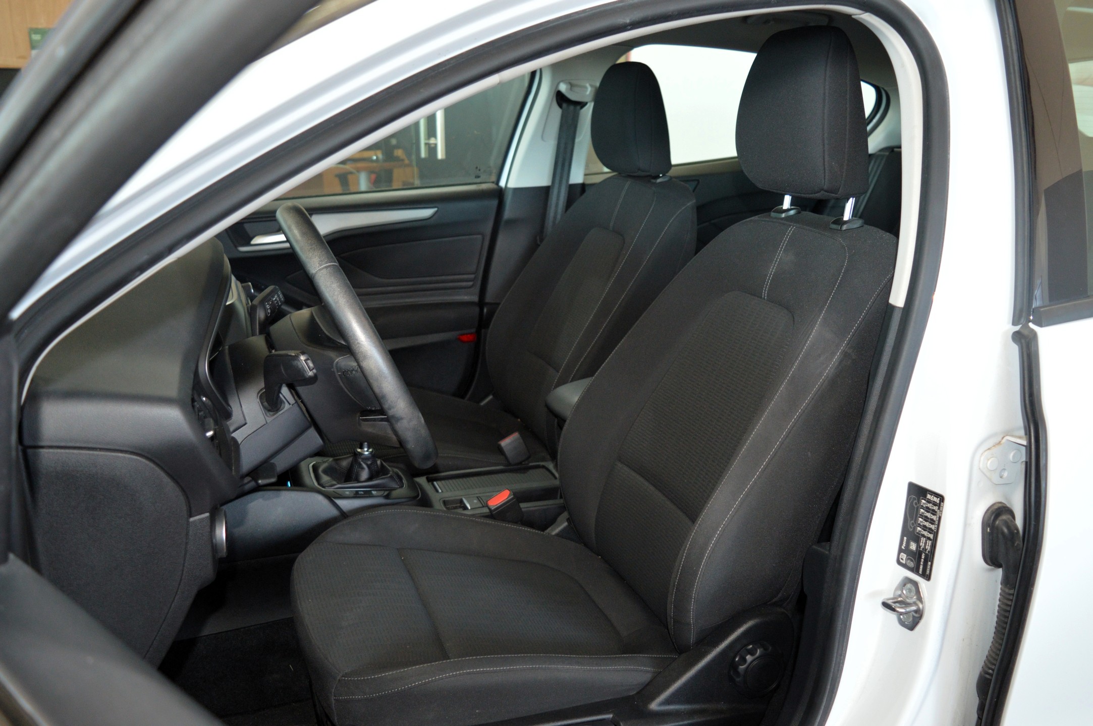 101 (8) FORD Focus 1.5 Ecoblue Trend - Imagen 9