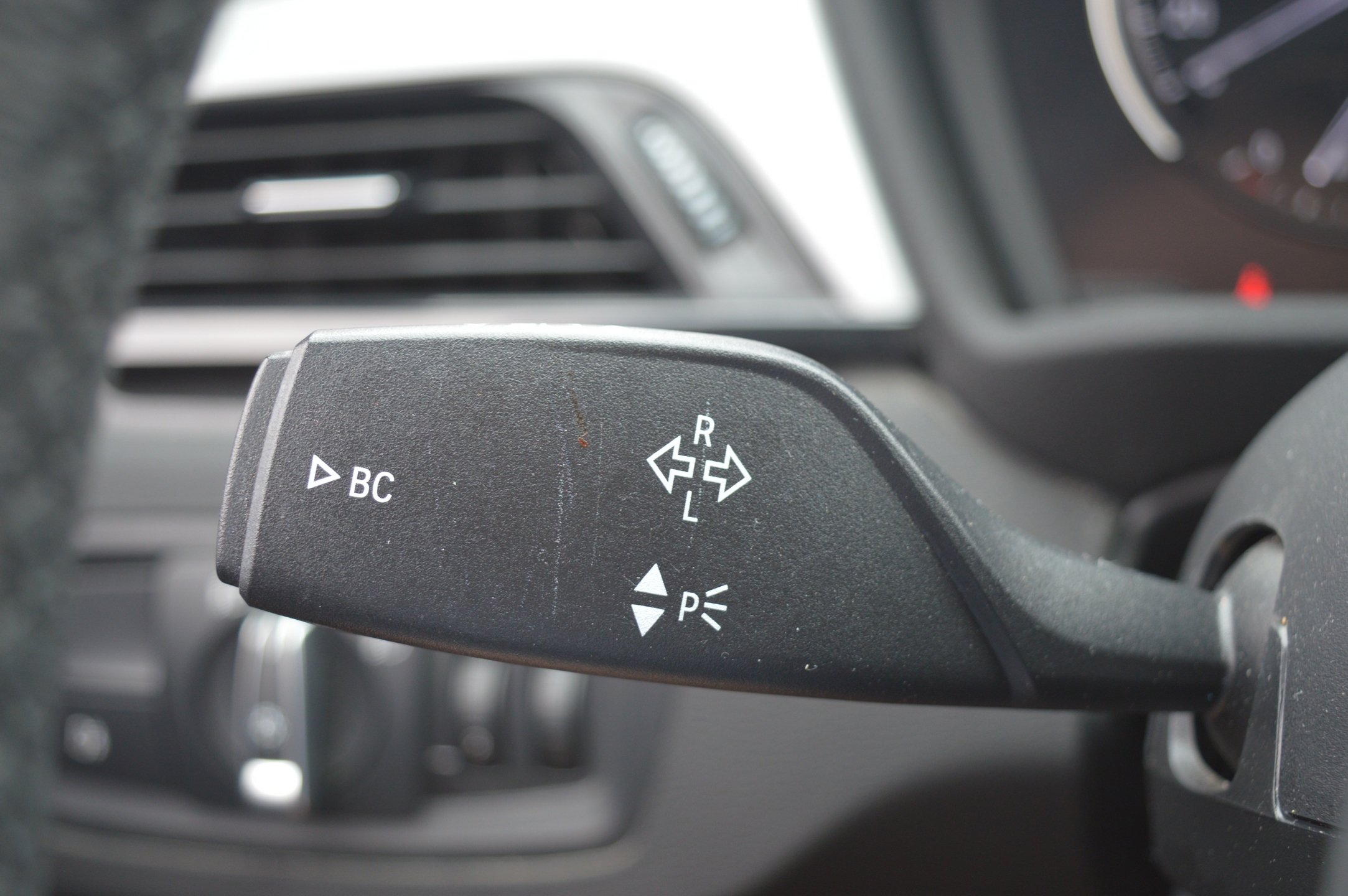 102 (6) BMW X1 sDrive16d Business - Imagen 20