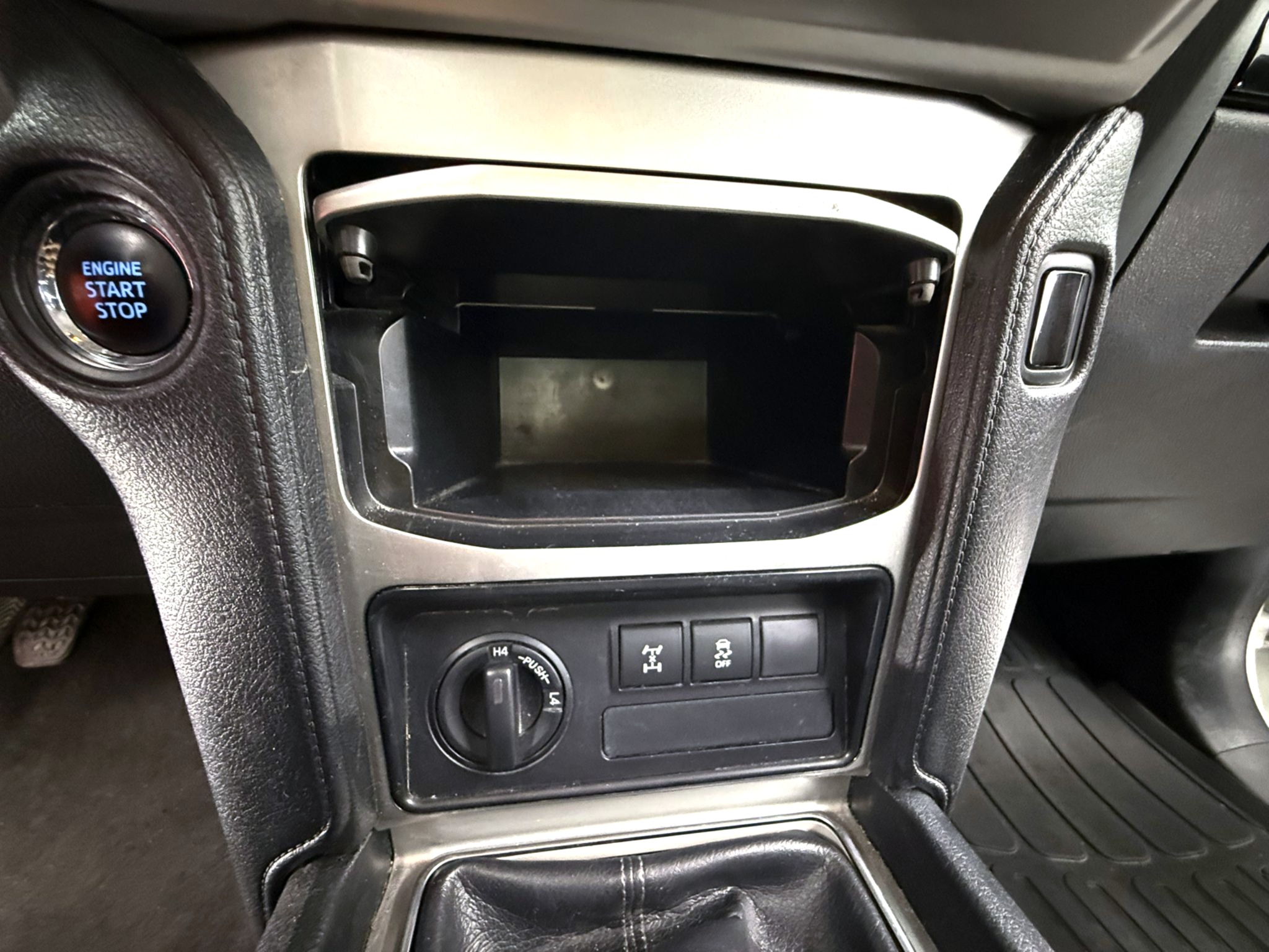 14,1 op 3INTERIOR TOYOTA 40 LAND CRUISER 2.8 D4D VXL 177cv (7P)  (9632 KVY) - Imagen 13