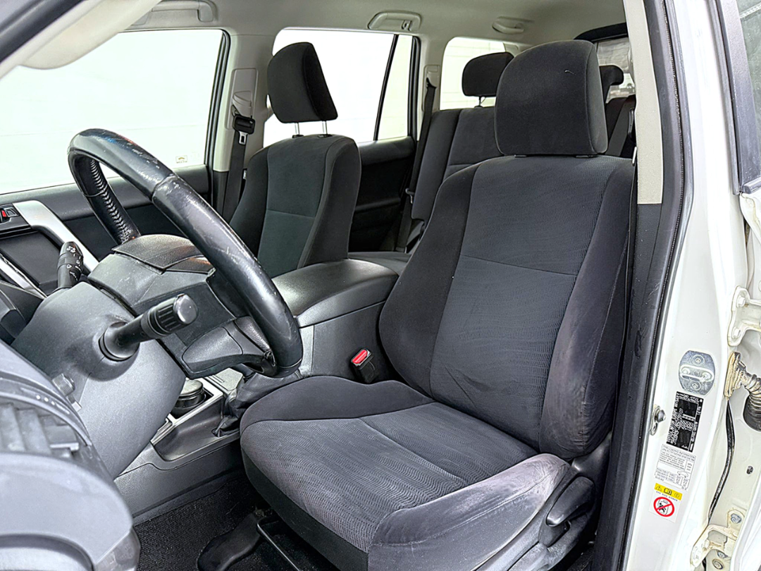 15 INTERIOR TOYOTA 27-Photoroom (1) LAND CRUISER 2.8 D4D VXL 177cv (7P)  (9632 KVY) - Imagen 14