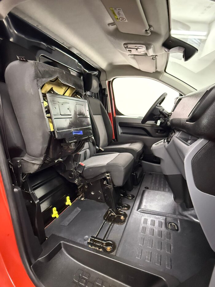 CITROEN JUMPY E-JUMPY Talla M 50KWh 136cv (0345LYL) - Imagen 12