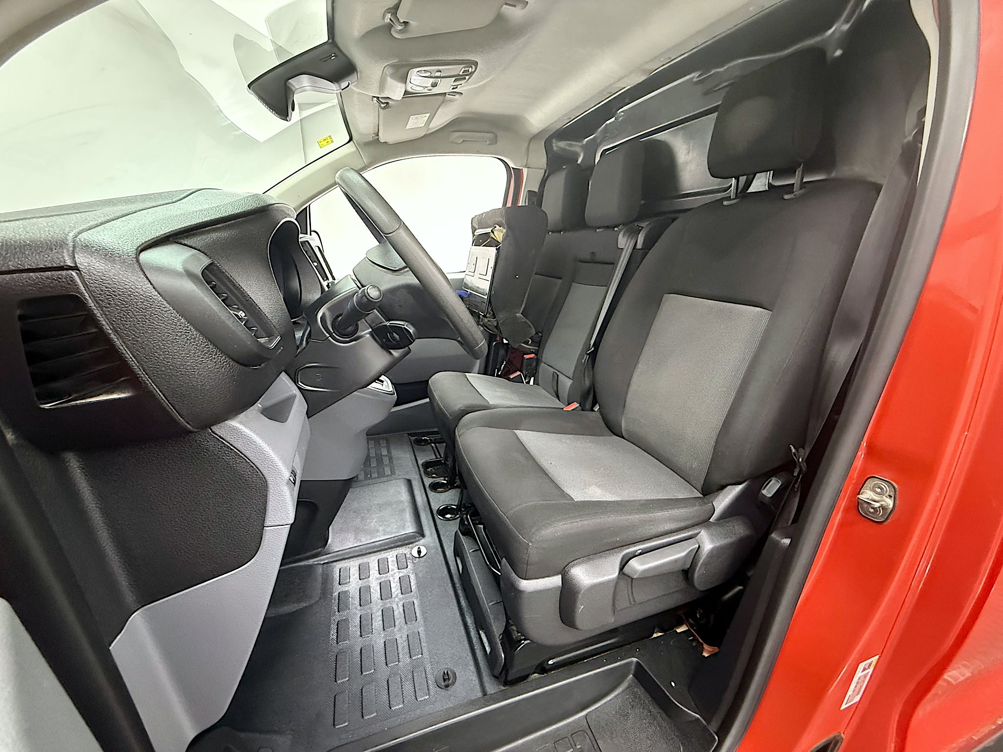 22 int 03 CITROEN JUMPY E-JUMPY Talla M 50KWh 136cv (0345LYL) - Imagen 18