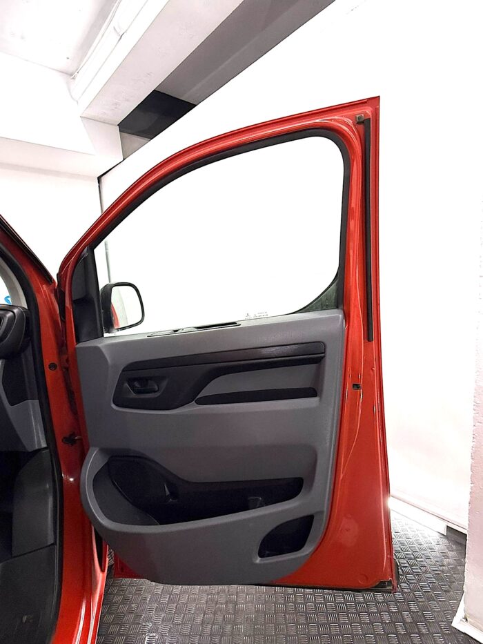CITROEN JUMPY E-JUMPY Talla M 50KWh 136cv (0345LYL) - Imagen 22