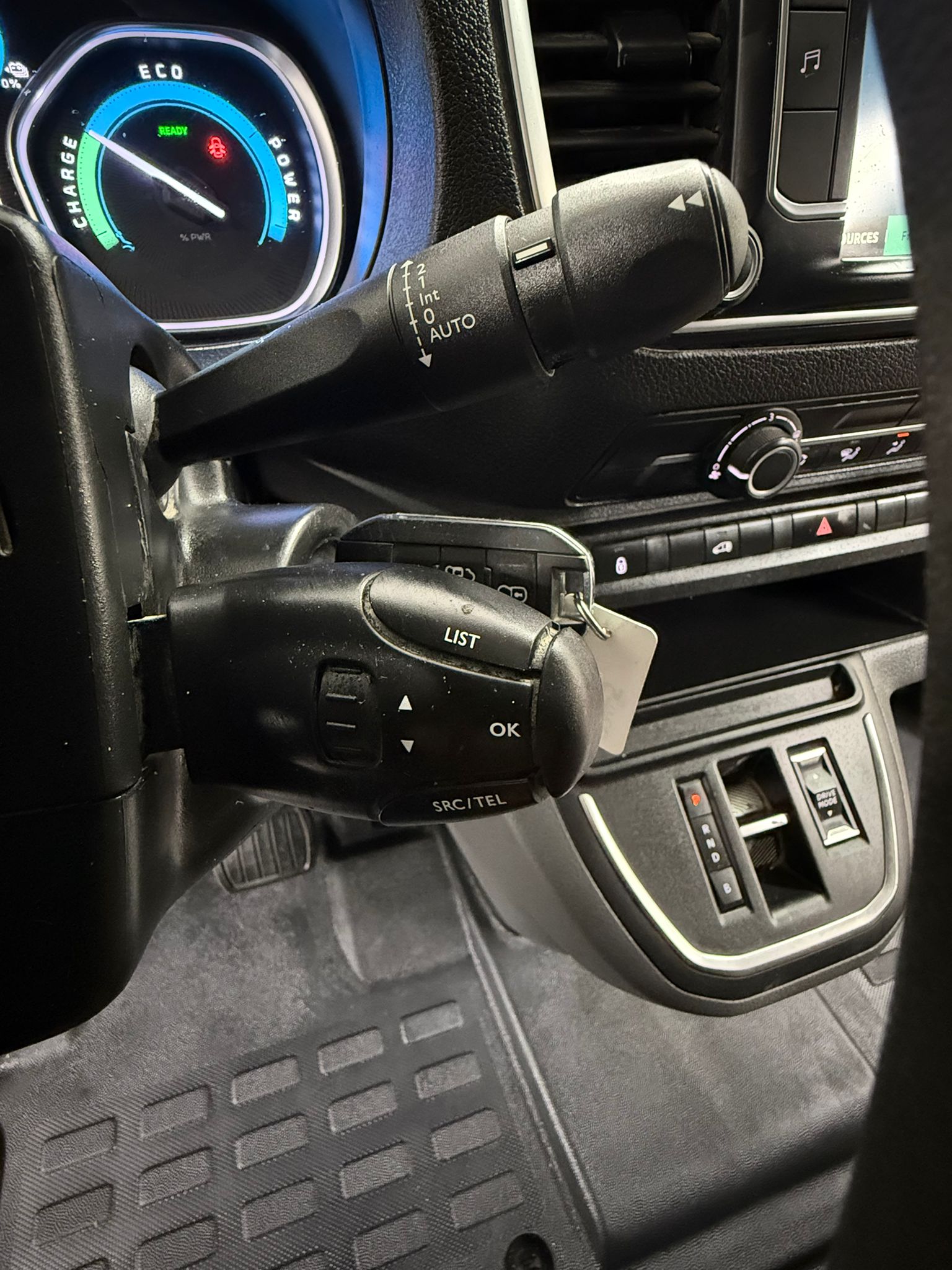 29 int 14 CITROEN JUMPY E-JUMPY Talla M 50KWh 136cv (0345LYL) - Imagen 24