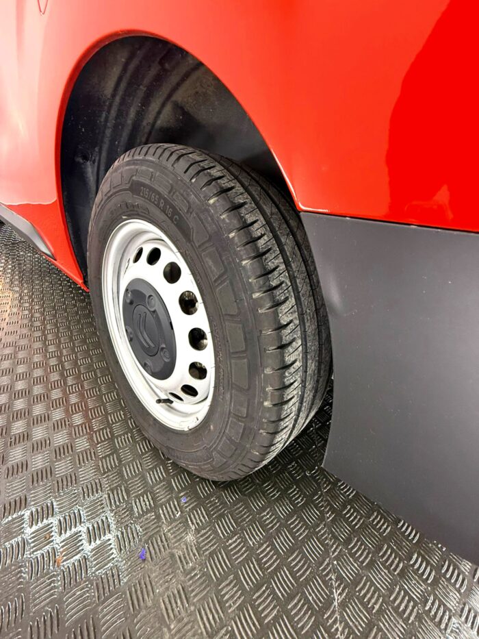 CITROEN JUMPY E-JUMPY Talla M 50KWh 136cv (0345LYL) - Imagen 28