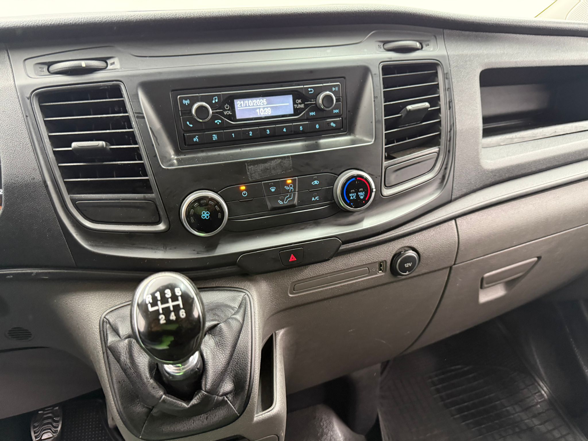 37 int 09 FORD TRANSIT CUSTOM 2.0 TDCI 77KW 260 L1-H1 AMBIENTE DCIV SWB (105cv) (3316LFB) - Imagen 23