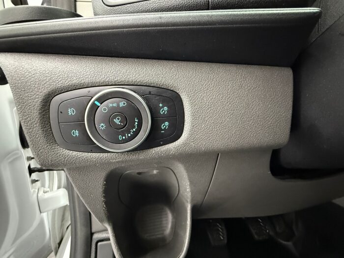 FORD TRANSIT CUSTOM 2.0 TDCI 77KW 260 L1-H1 AMBIENTE DCIV SWB (105cv) (3316LFB) - Imagen 25