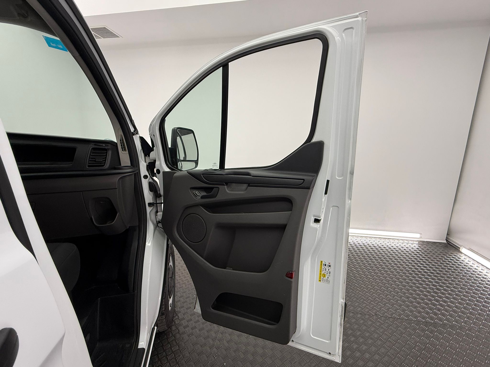 43 int 16 FORD TRANSIT CUSTOM 2.0 TDCI 77KW 260 L1-H1 AMBIENTE DCIV SWB (105cv) (3316LFB) - Imagen 29