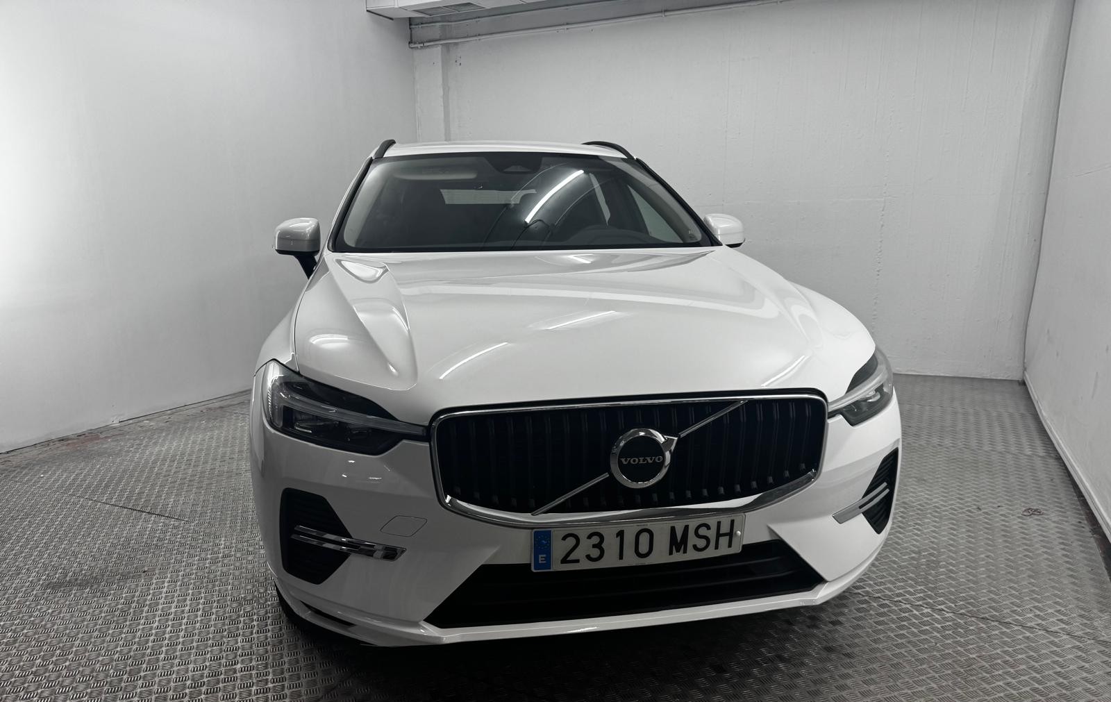 IMG-20250923-WA0029 VOLVO XC60 2.0 B4 D Core Auto - Imagen 2