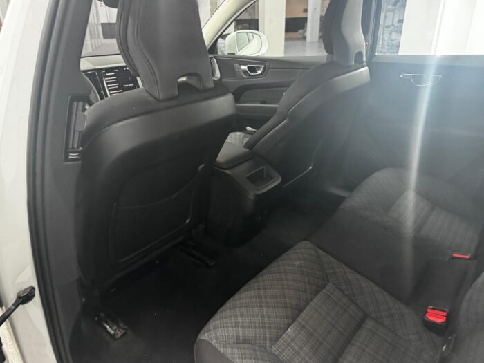 VOLVO XC60 2.0 B4 D Core Auto - Imagen 4