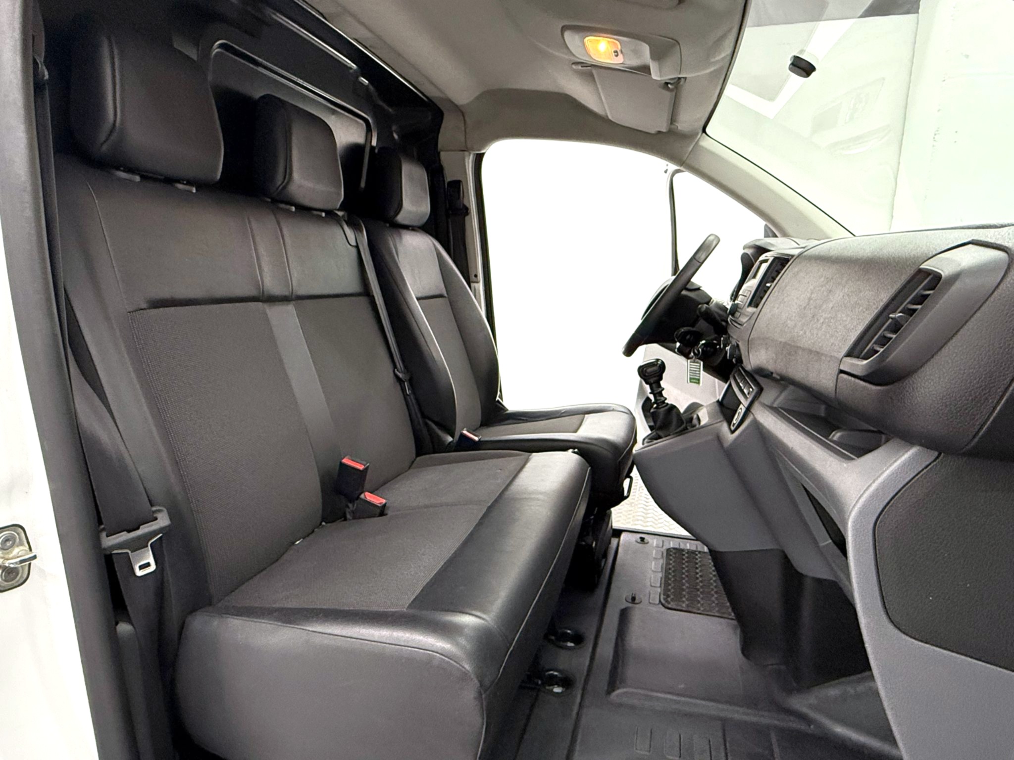 PUGEOT EXPERT (0337LSJ) 11 PEUGEOT EXPERT 1.5 BLUE HDI 100 S&S M (102cv) (0337 LSJ) - Imagen 11