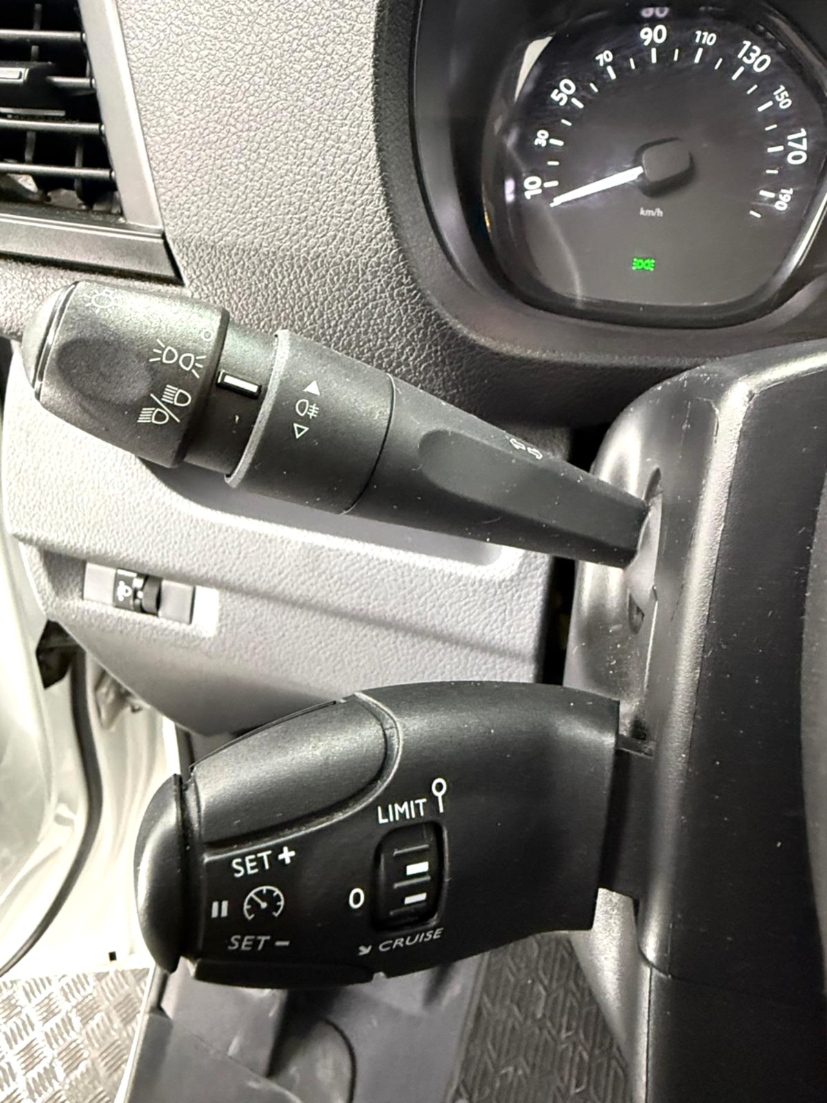 PUGEOT EXPERT (0337LSJ) 12-1 PEUGEOT EXPERT 1.5 BLUE HDI 100 S&S M (102cv) (0337 LSJ) - Imagen 13