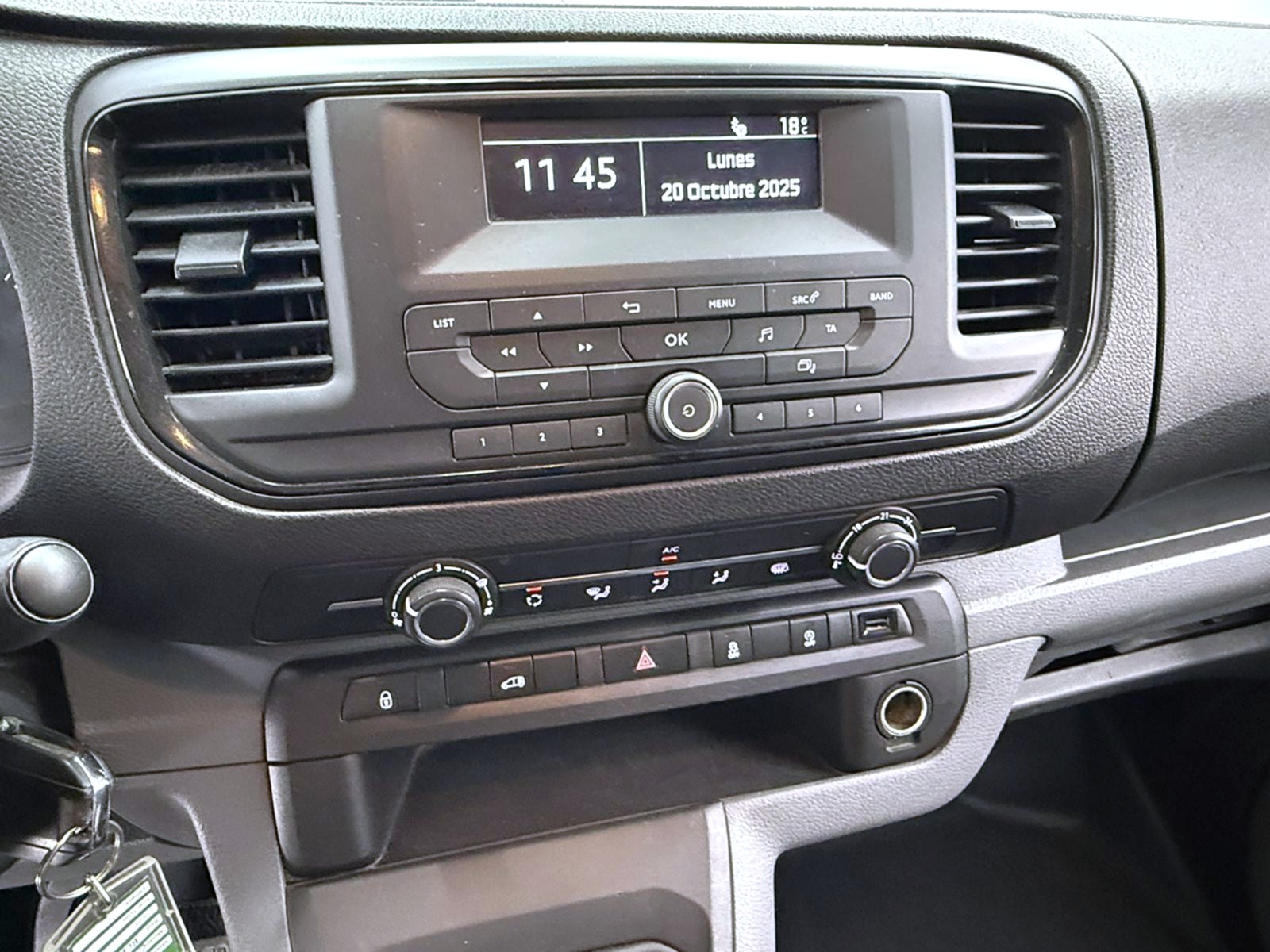 PUGEOT EXPERT (0337LSJ) 13-1 PEUGEOT EXPERT 1.5 BLUE HDI 100 S&S M (102cv) (0337 LSJ) - Imagen 17