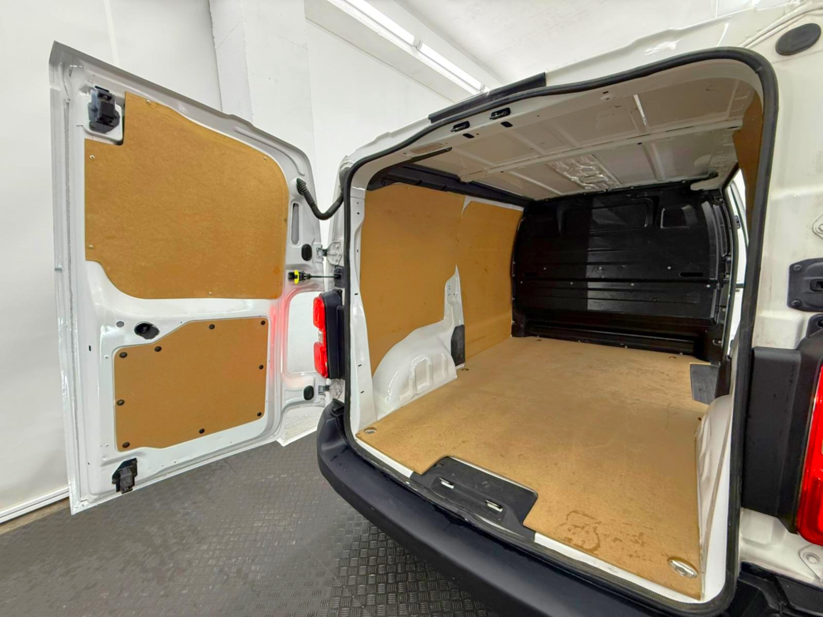 PUGEOT EXPERT (0337LSJ) 19 PEUGEOT EXPERT 1.5 BLUE HDI 100 S&S M (102cv) (0337 LSJ) - Imagen 25