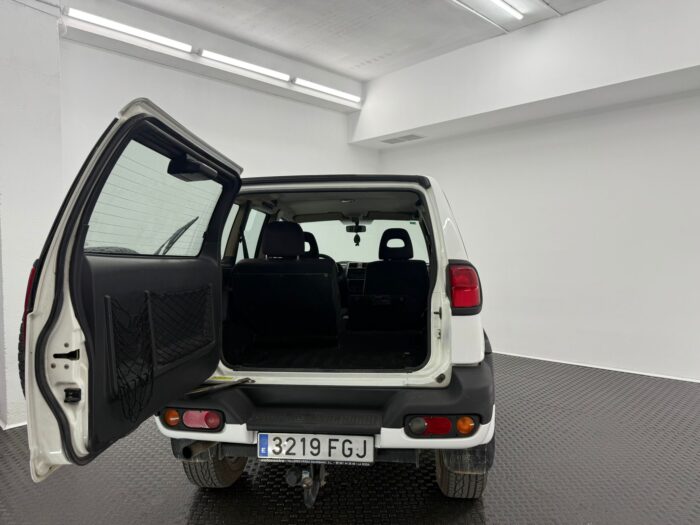 NISSAN TERRANO II 2.7 TDi Confort 125cv (3219FGJ) - Imagen 26