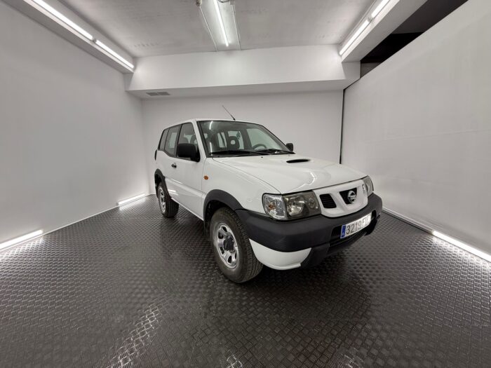 NISSAN TERRANO II 2.7 TDi Confort 125cv (3219FGJ) - Imagen 48